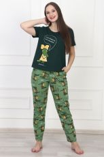 Изображение товара «Женская пижама (футболка+брюки) из кулирки «Крокодильчики 1852-к (хаки)» арт 50487» из магазина «Ивановский-Текстиль.РФ»
