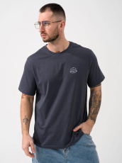 Изображение товара «Мужская футболка из кулирки «Горы зовут 2438-К (графит)» арт 87757» из магазина «Ивановский-Текстиль.РФ»