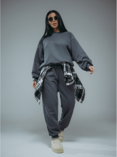 Изображение товара «Женский костюм (свитшот+брюки) из трикотажа диагональ «Калипсо [графит]» арт 85879» из магазина «Ивановский-Текстиль.РФ»