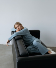 Изображение товара «Женский костюм (джемпер+брюки) из фактурного трикотажа «Материя-1 [серо-голубой]» арт 86732» из магазина «Ивановский-Текстиль.РФ»