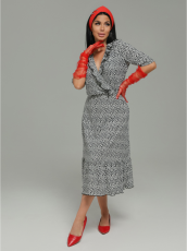 Изображение товара «Женское платье из жатки «Мадонна [бело-черный (леопард)]» арт 85157» из магазина «Ивановский-Текстиль.РФ»