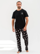 Изображение товара «Мужская пижама (футболка+брюки) из кулирки «Голодный как волк 2269-К (черный)» арт 79677» из магазина «Ивановский-Текстиль.РФ»