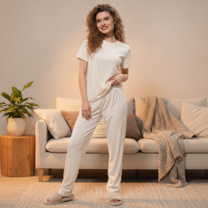 Изображение товара «Женский костюм (футболка+брюки) из стрейч-велюра «Вб-6 [молочный]» арт 87803» из магазина «Ивановский-Текстиль.РФ»