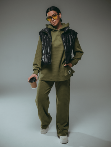 Изображение товара «Женский костюм (худи+брюки) из рибаны с лайкрой «Соната [хаки]» арт 86342» из магазина «Ивановский-Текстиль.РФ»