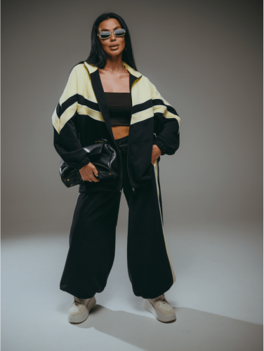 Изображение товара «Женский костюм (толстовка+брюки) из футера 3х нитки пенье фирча «Алиша [черный]» арт 87026» из магазина «Ивановский-Текстиль.РФ»