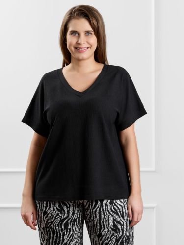 Изображение товара «Женская футболка из фактурного трикотажа «Элегия-2 [черный]» арт 87359» из магазина «Ивановский-Текстиль.РФ»