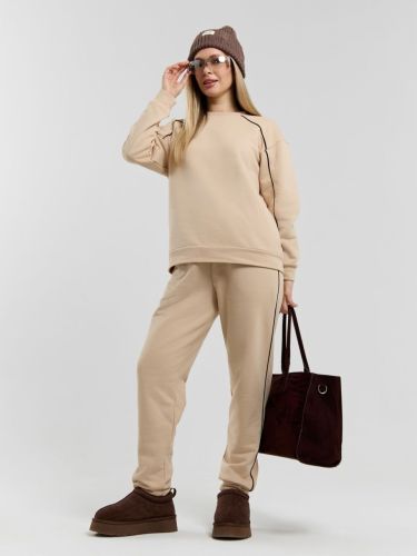 Изображение товара «Женский костюм (джемпер+брюки) из футера 3х нитки диагональ «Форс [бежевый]» арт 86624» из магазина «Ивановский-Текстиль.РФ»