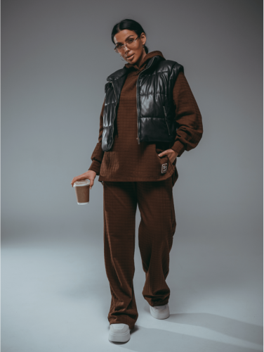 Изображение товара «Женский костюм (худи+брюки) из рибаны с лайкрой «Соната [коричневый]» арт 86343» из магазина «Ивановский-Текстиль.РФ»