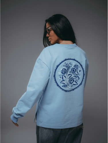 Изображение товара «Женский свитшот из футера 2х нитки пенье фирча «Русь [голубой]» арт 86347» из магазина «Ивановский-Текстиль.РФ»
