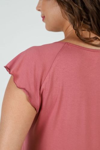 Изображение товара «Женская пижама (футболка+шорты) из вискозы «Камелия-2 [лососевый]» арт 78104» из магазина «Ивановский-Текстиль.РФ»