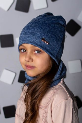Изображение товара «Комплект головных уборов для ребенка (шапка+снуд) из рибаны «Брошь-синий» арт 73906» из магазина «Ивановский-Текстиль.РФ»
