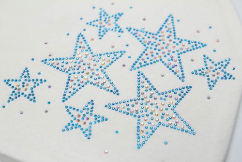 Изображение товара «Шапка для девочки из рибаны «Звездочки стразы белый» арт 73462» из магазина «Ивановский-Текстиль.РФ»