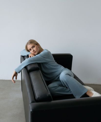 Изображение товара «Женский костюм (джемпер+брюки) из фактурного трикотажа «Материя-1 [серо-голубой]» арт 86732» из магазина «Ивановский-Текстиль.РФ»